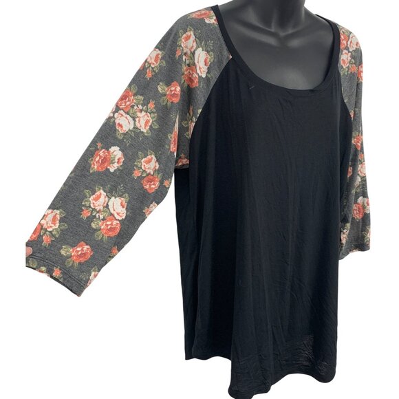 Torrid Black Plus Size 2 2X Black Floral Raglan 3/4 Sleeve Top Shirt NWT New - Picture 3 of 7